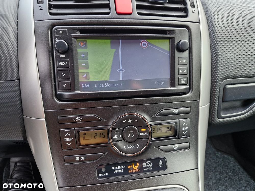 Toyota Auris 1.6 Prestige - 11