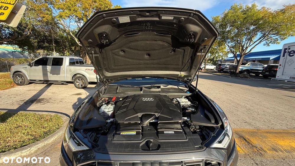 Audi Q8 55 TFSI quattro tiptronic - 16