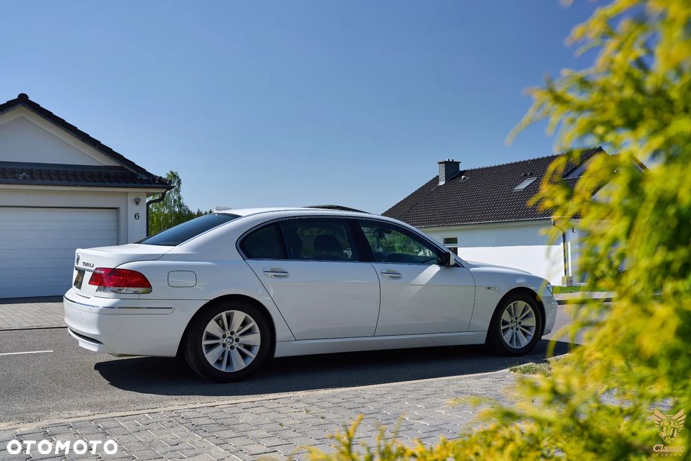 BMW Seria 7 750i L - 33