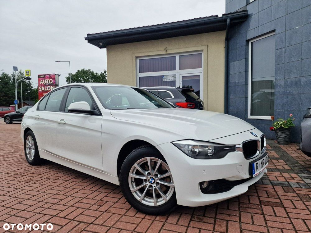 BMW Seria 3 320d xDrive - 9