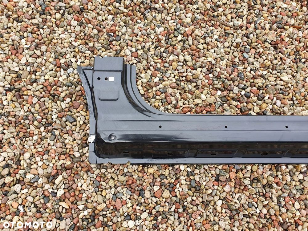 Próg poszycie lewe Mitsubishi Grandis rok 03-11 - 3