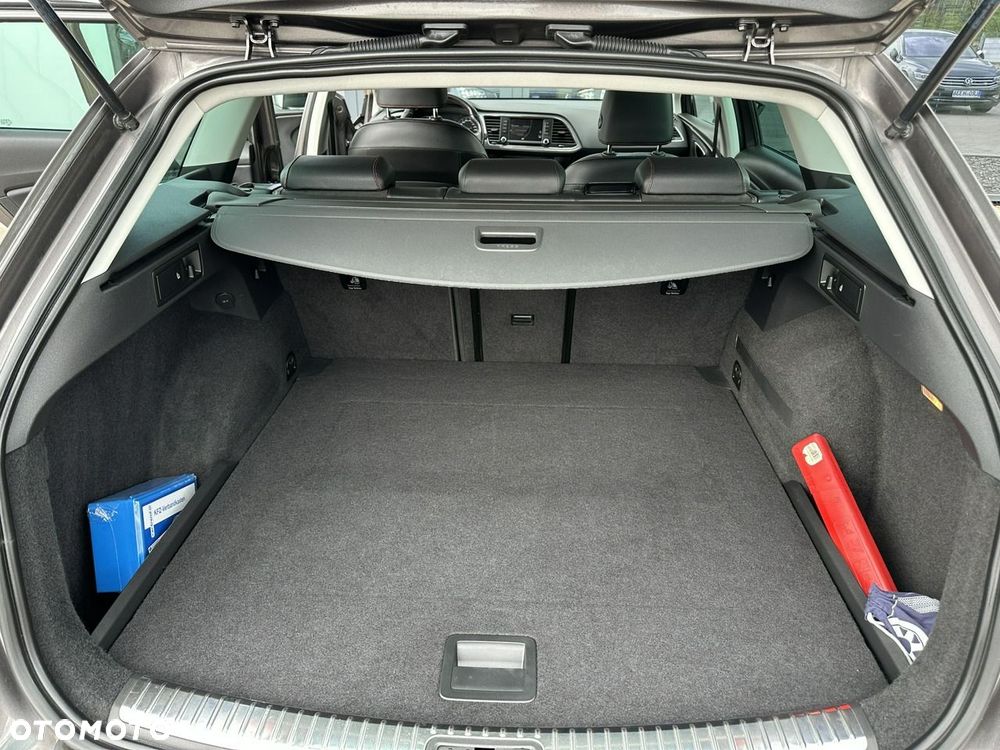 Seat Leon Sportstourer 2.0 TDI DPF DSG FR - 32