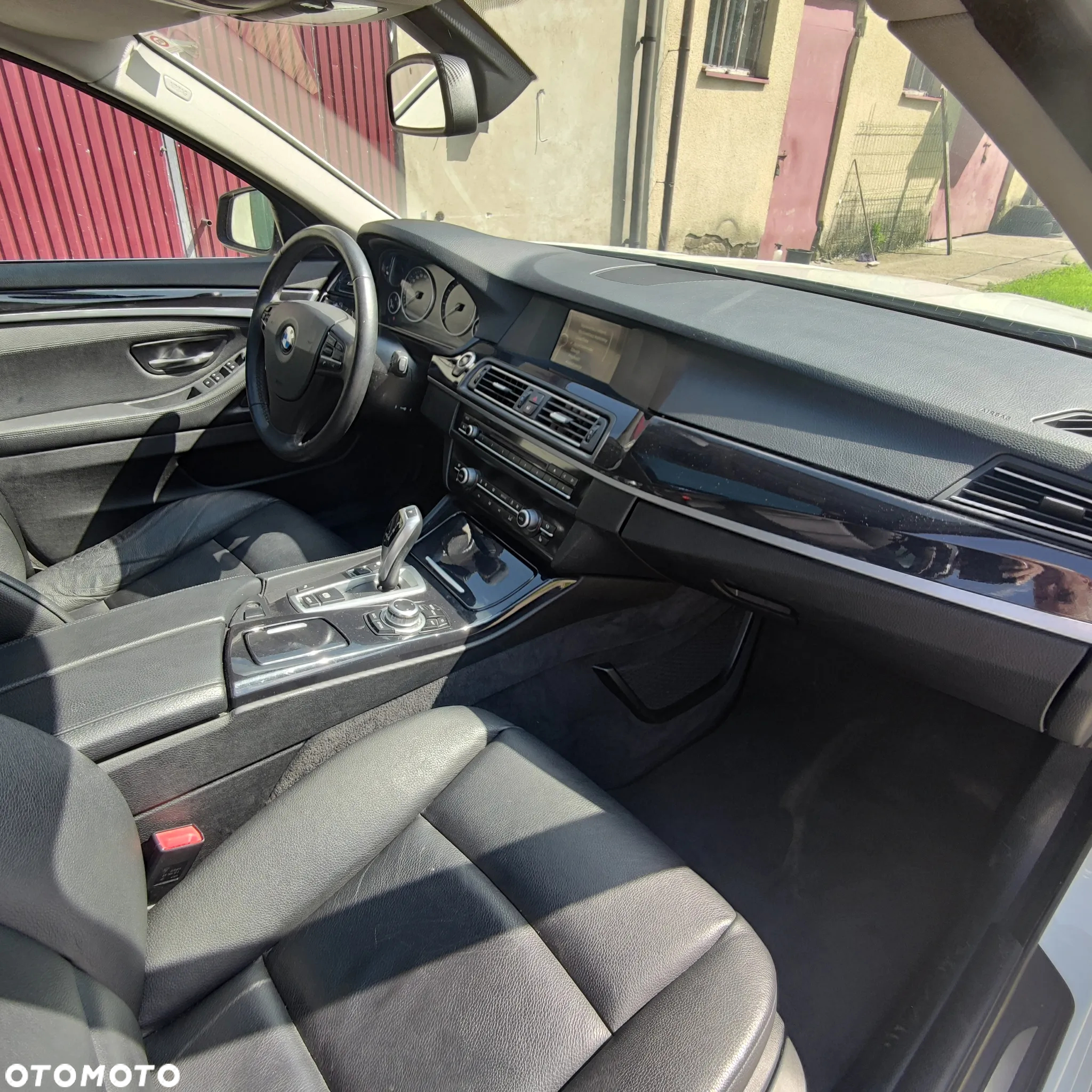 BMW Seria 5 520i GPF Luxury Line sport - 27
