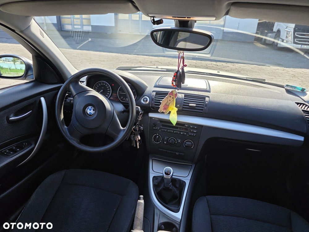 BMW Seria 1 120d - 14