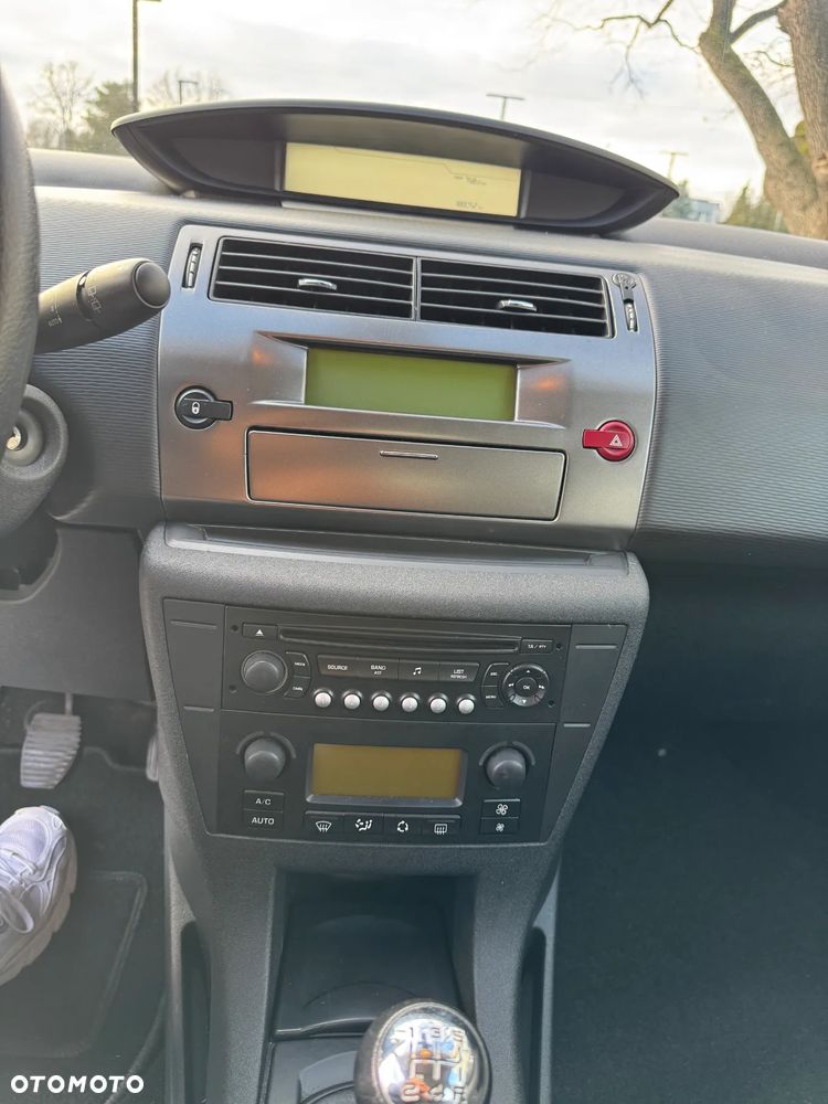 Citroën C4 1.4 16V Equilibre - 17