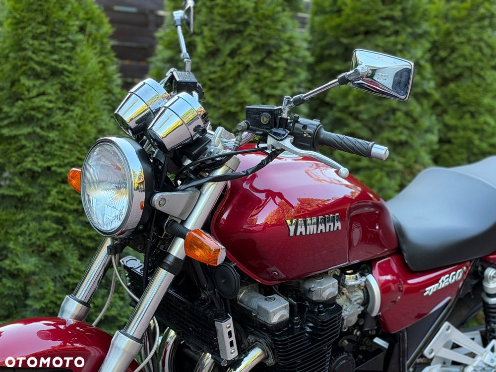 Yamaha XJR - 18