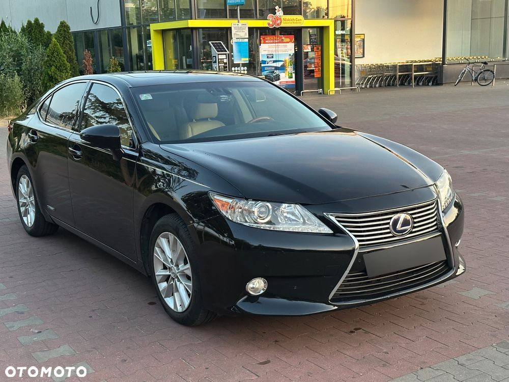 Lexus ES 300h Business Edition - 16