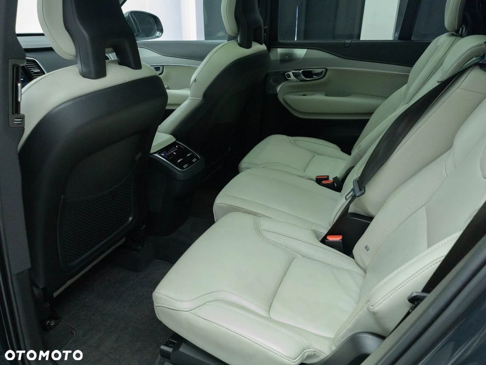 Volvo XC 90 B5 D AWD Ultimate Dark - 31