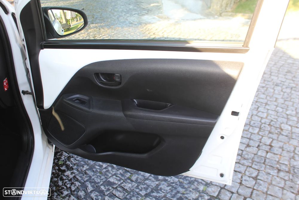 Toyota Aygo x-clusiv - 15