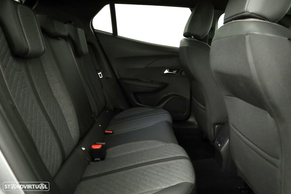 Peugeot 2008 1.2 PureTech Allure - 22