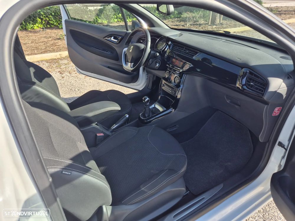 Citroën DS3 Cabrio 1.2 VTi So Chic - 13