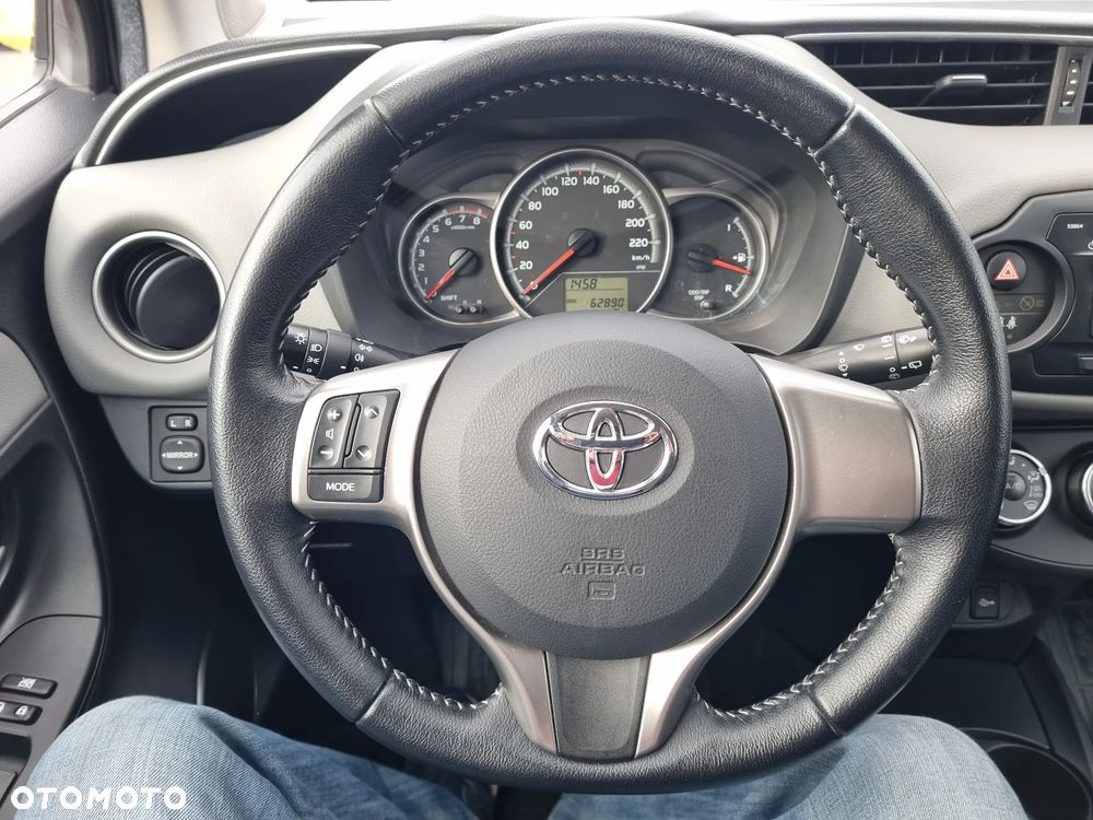 Toyota Yaris - 12