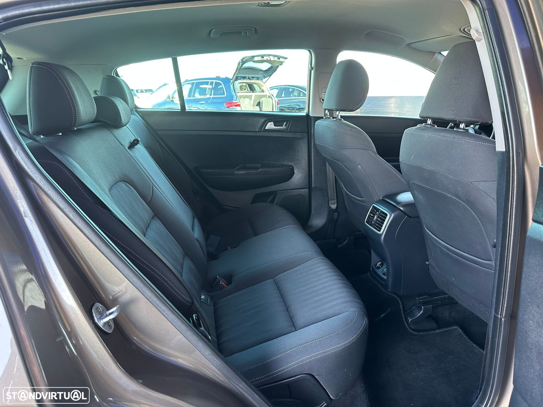 Kia Sportage 2.0 CVVT 4WD Auto Spirit - 37