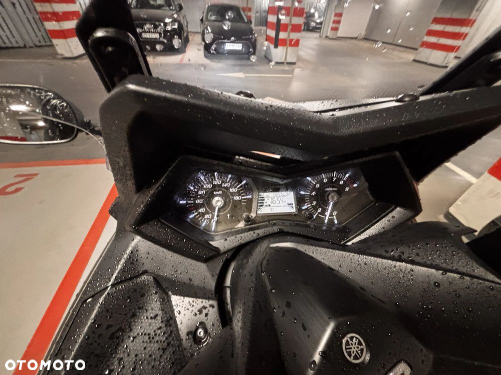 Yamaha Tmax - 8
