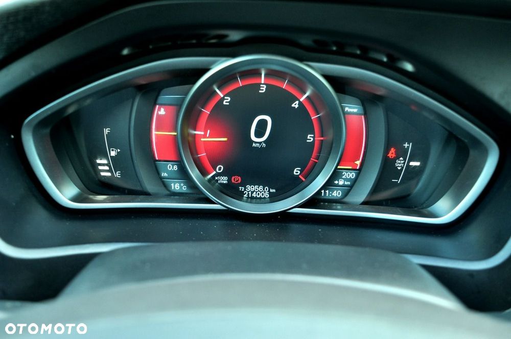 Volvo V40 D2 Momentum - 15