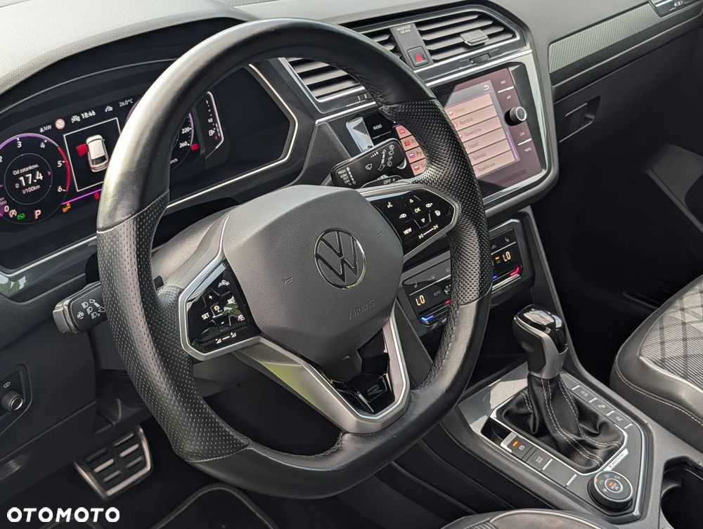 Volkswagen Tiguan 2.0 TDI SCR 4MotION DSG R-Line - 16