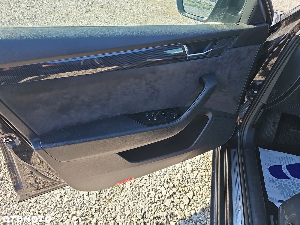 Skoda Superb 2.0 TDI Sportline DSG - 10