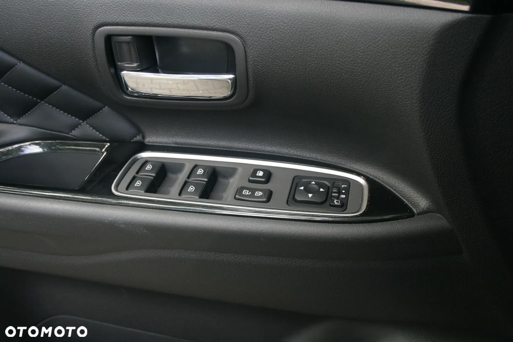 Mitsubishi Outlander Intense + - 35