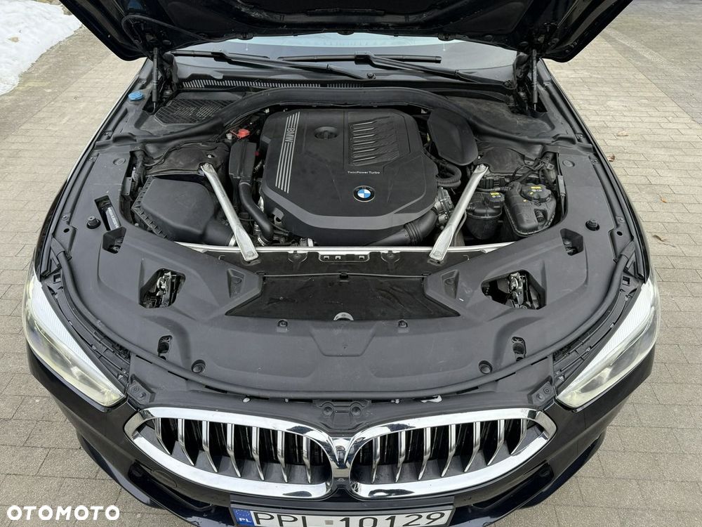 BMW Seria 8 - 16