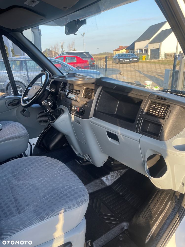 Ford Transit Challenger - 14