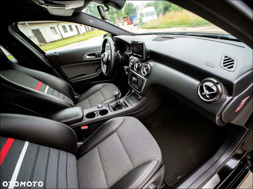 Mercedes-Benz Klasa A 180 (BlueEFFICIENCY) Urban - 16