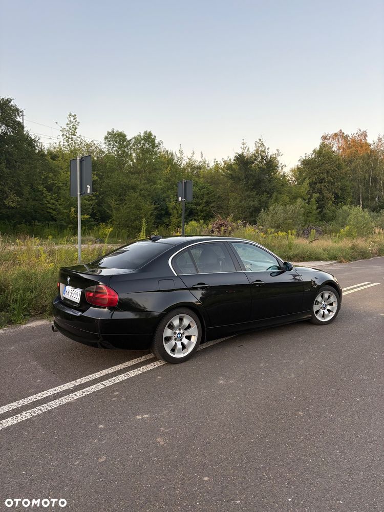 BMW Seria 3 330i - 9