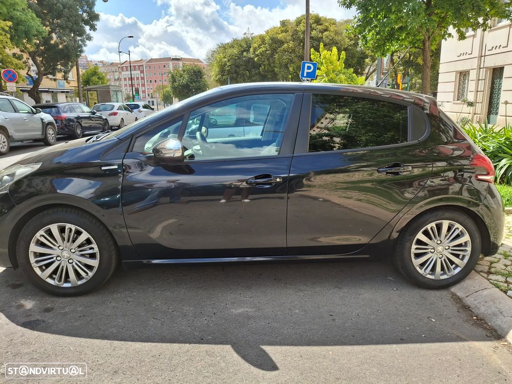 Peugeot 208 1.2 PureTech Signature - 12