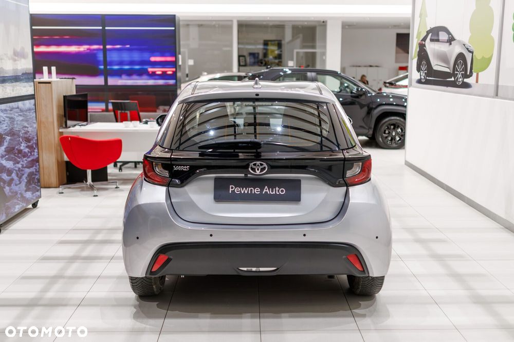 Toyota Yaris 2023 photo 5
