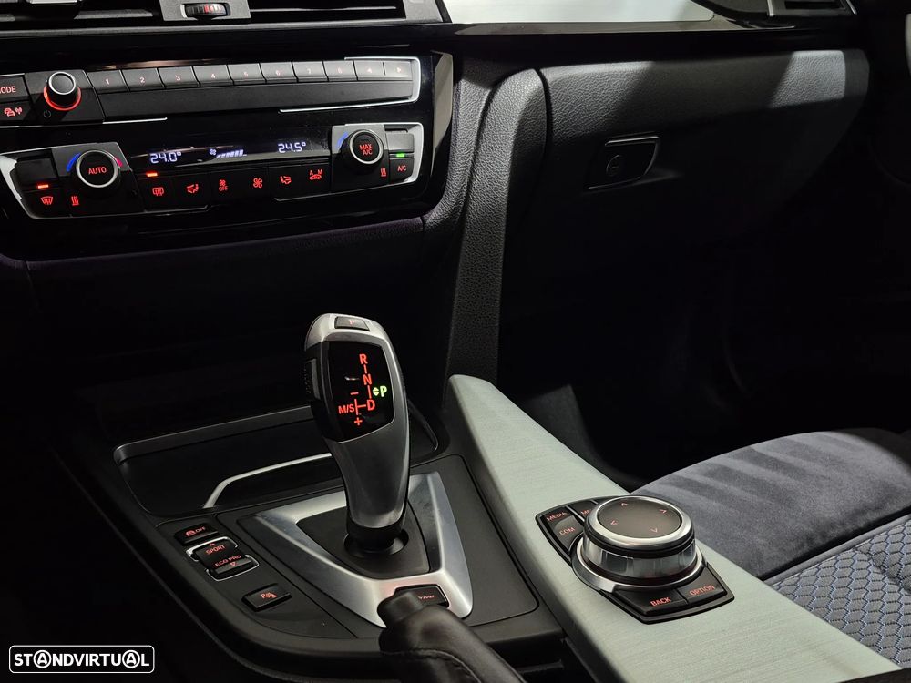 BMW 330 e iPerformance Pack M - 14