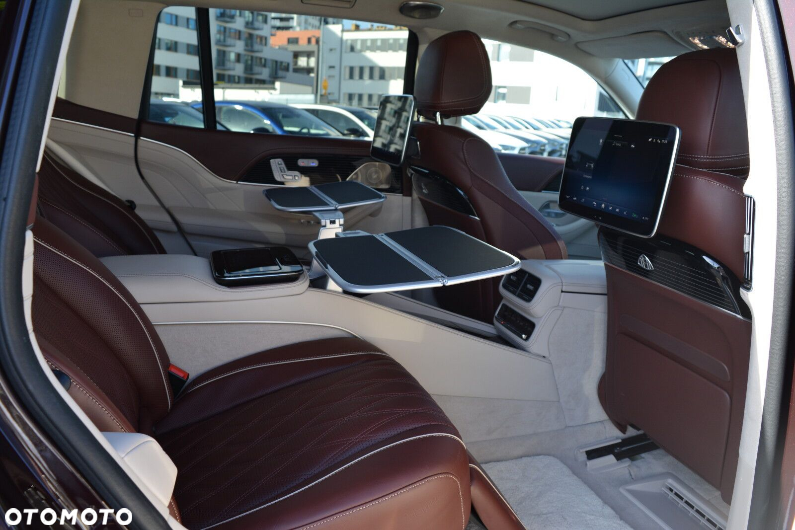Mercedes-Benz GLS - 33