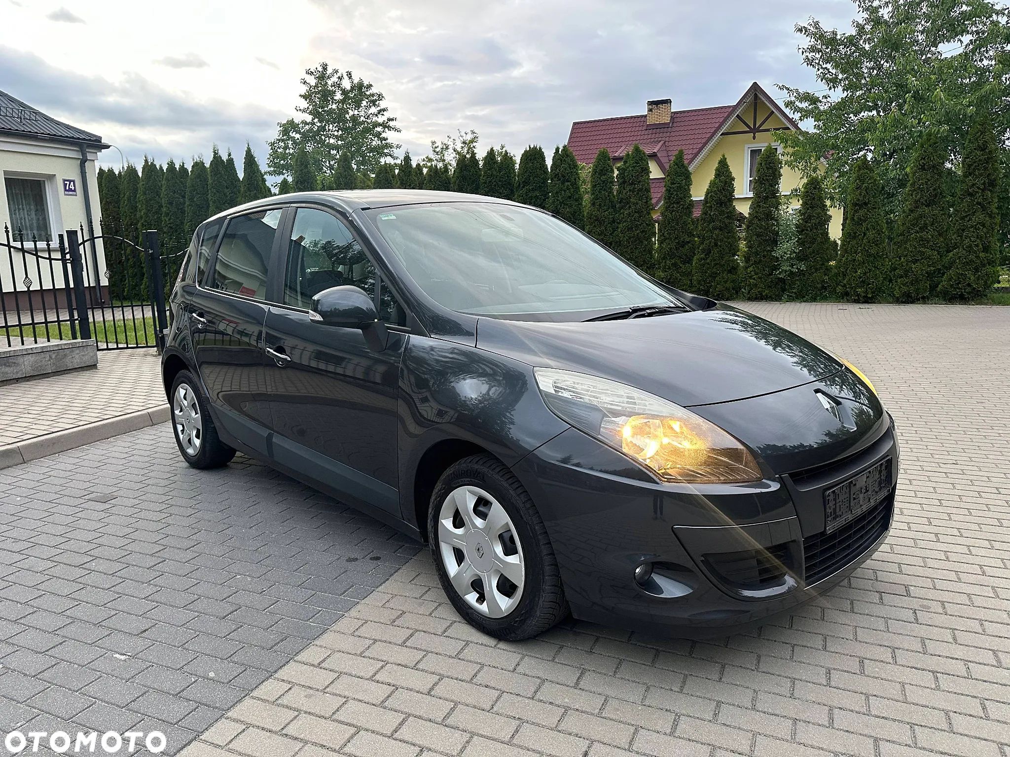Renault Scenic 1.6 16V 110 Dynamique - 1