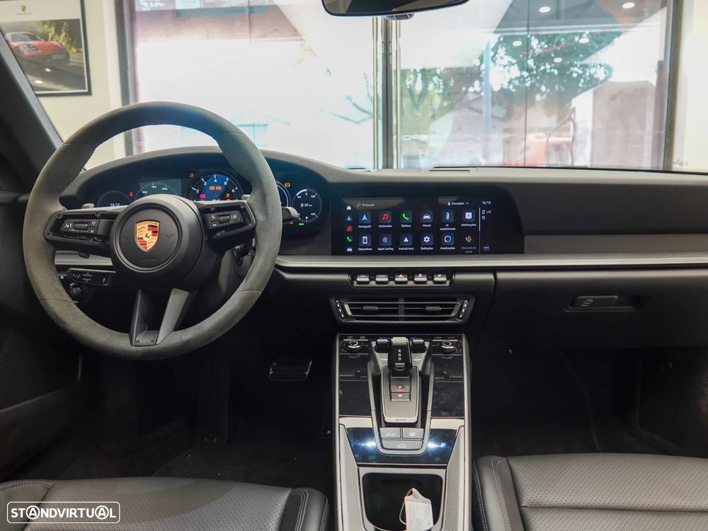 Porsche 911 (992) Carrera PDK - 32