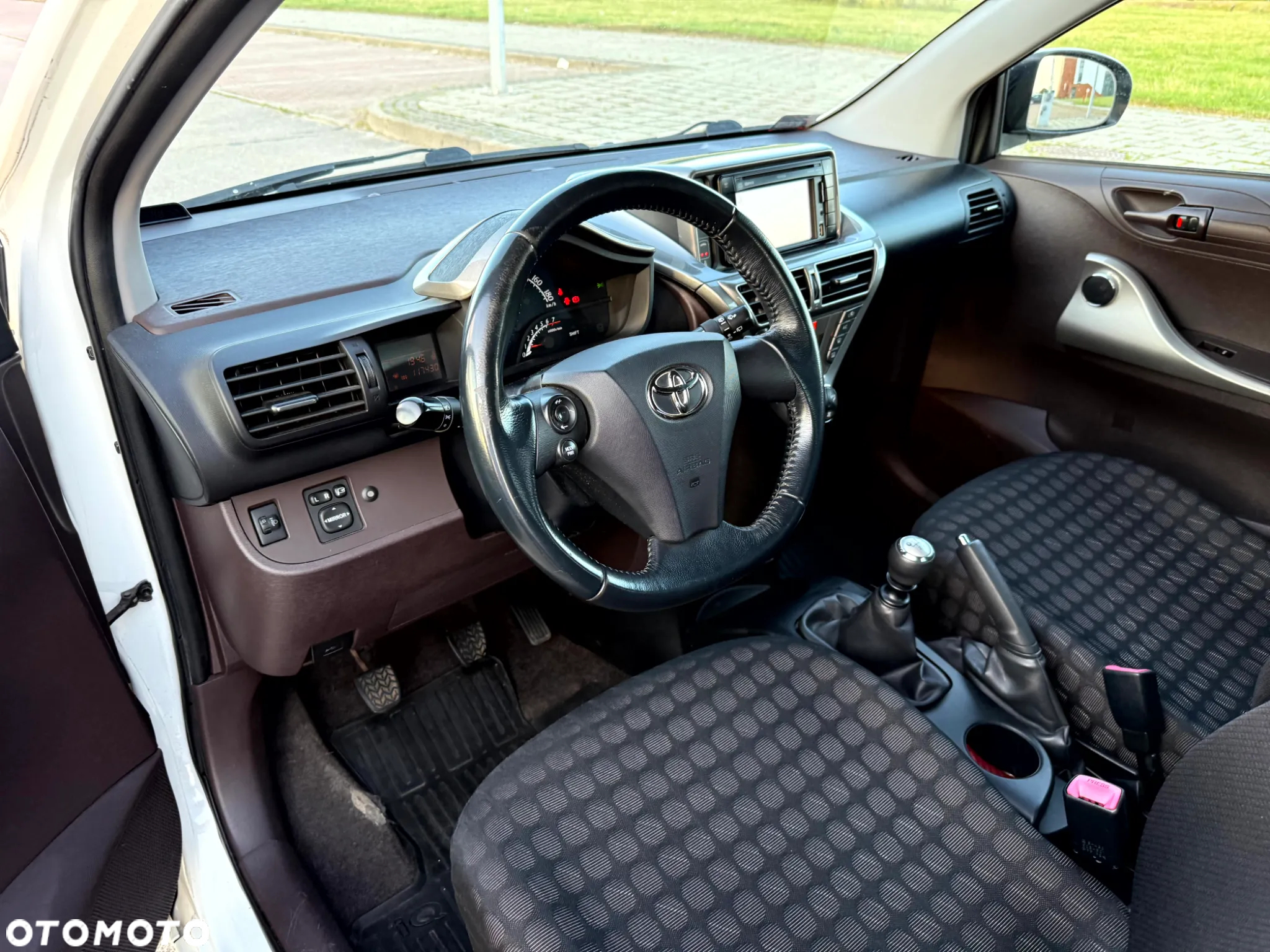 Toyota iQ 1.0 Sol - 9