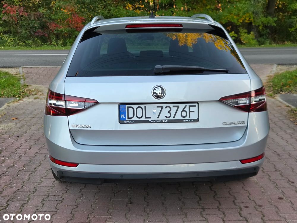 Skoda Superb 2016 photo 5