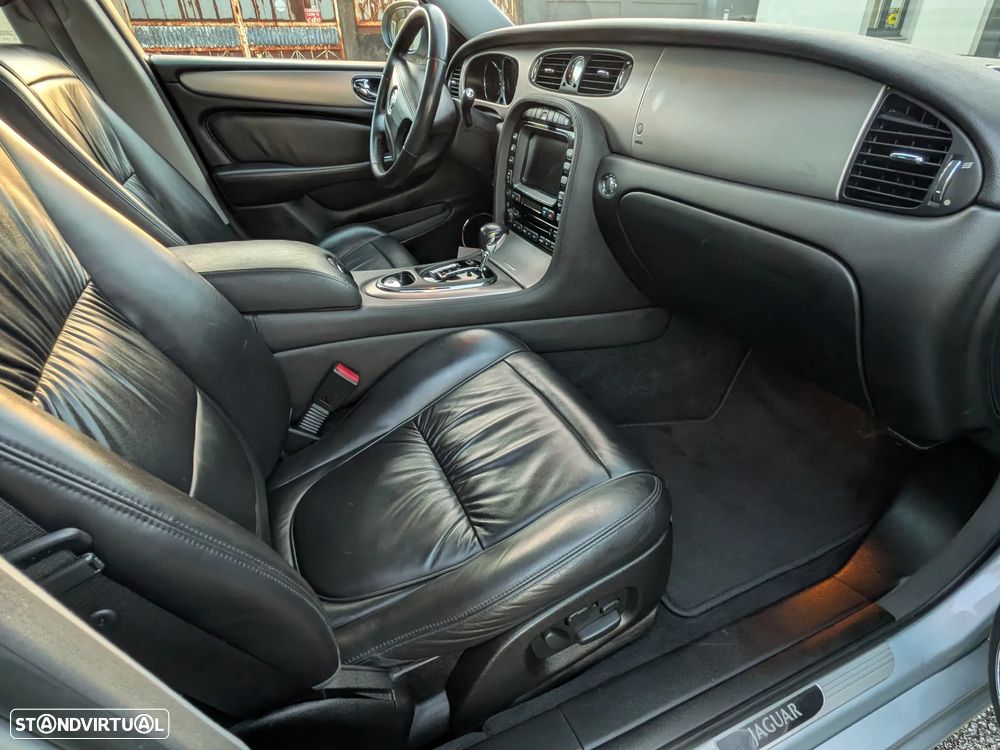 Jaguar XJ XJ6 2.7 D V6 Executive - 25