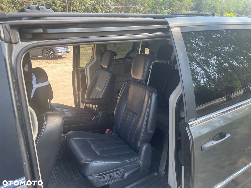 Chrysler Grand Voyager 2.8 CRD Touring - 9