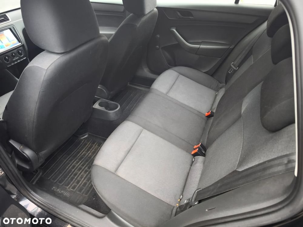 Skoda RAPID 1.2 Active - 9