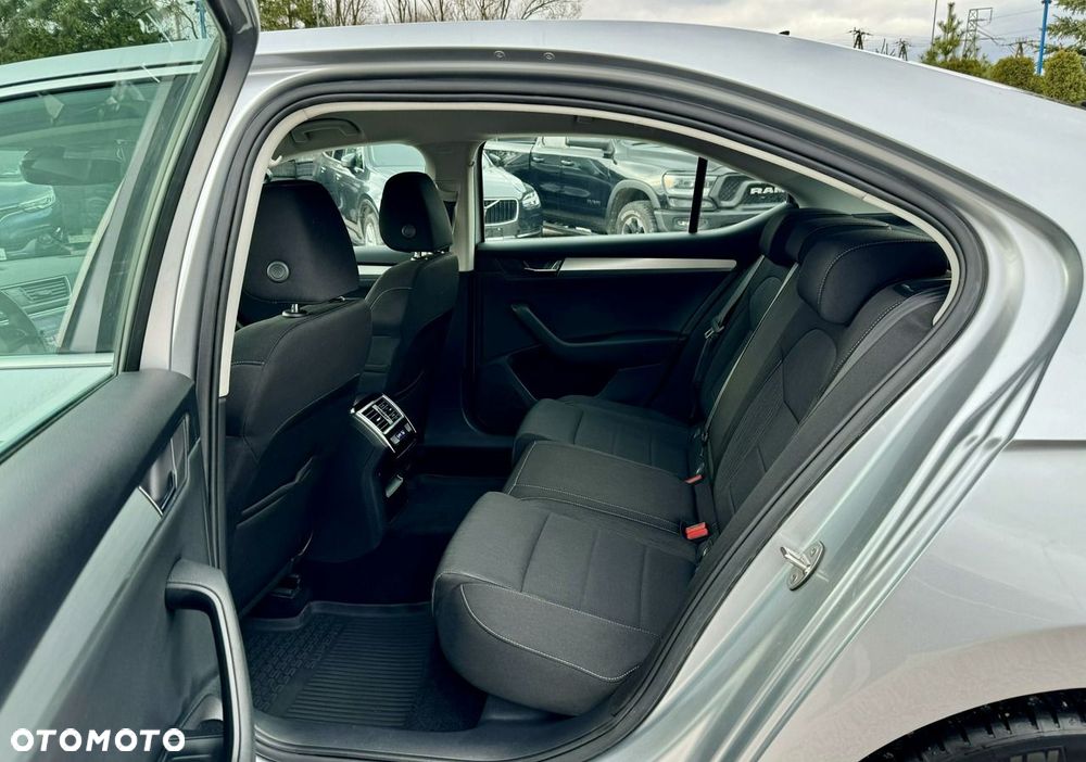 Skoda Superb 2.0 TDI SCR Ambition - 13