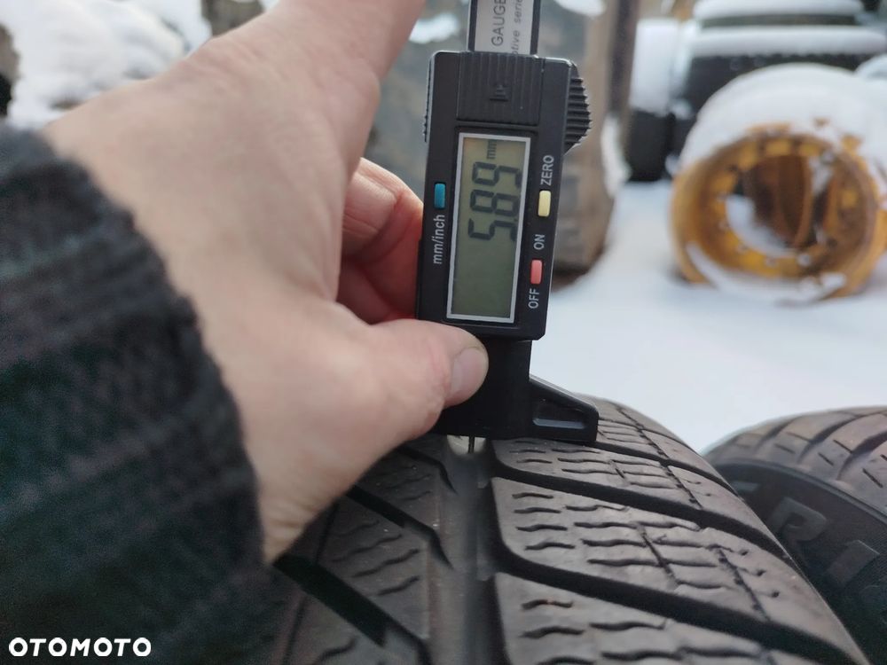 235/45R18 94V Pirelli Winter Sottozero 3 2szt. 2x85% bieżnika - 4