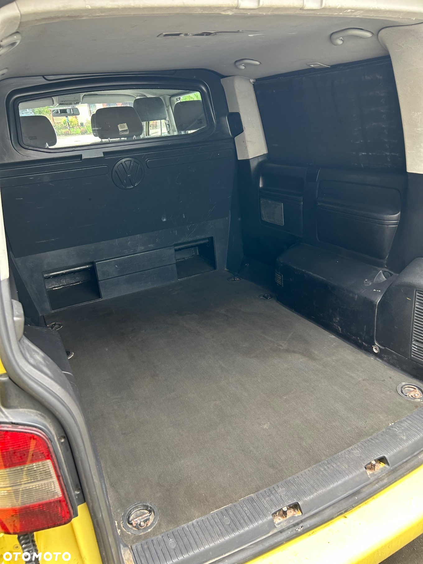 Volkswagen Multivan - 12