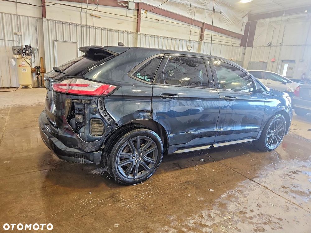 Ford Edge - 4