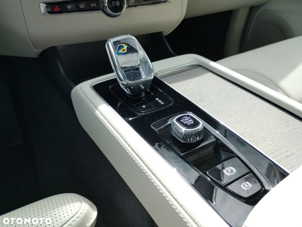 Volvo XC 90 - 31