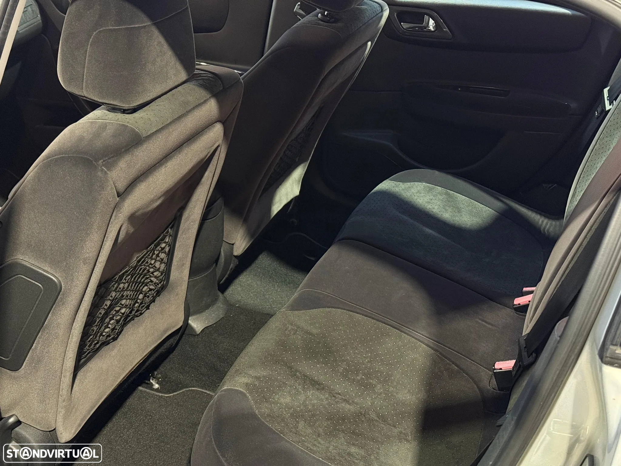 Citroën C4 1.6 HDi 110 Exclusive - 9