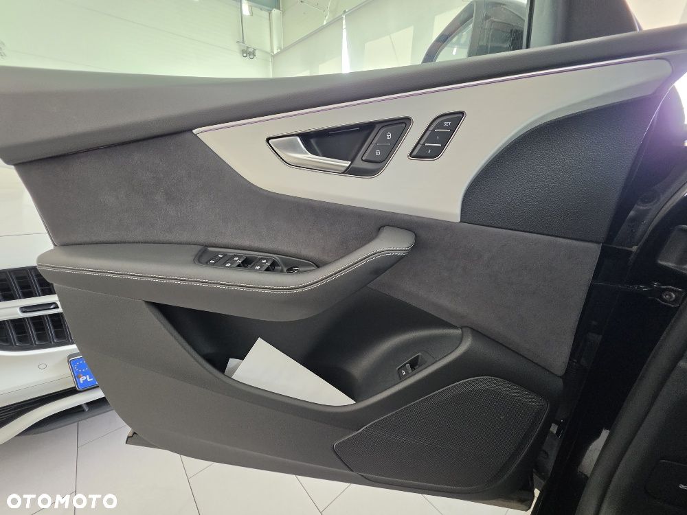 Audi Q8 - 15