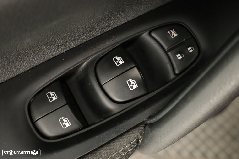 Nissan Qashqai 1.5 dCi N-Connecta Business - 18