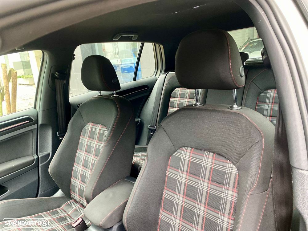 VW Golf 2.0 TSi GTi DSG - 14