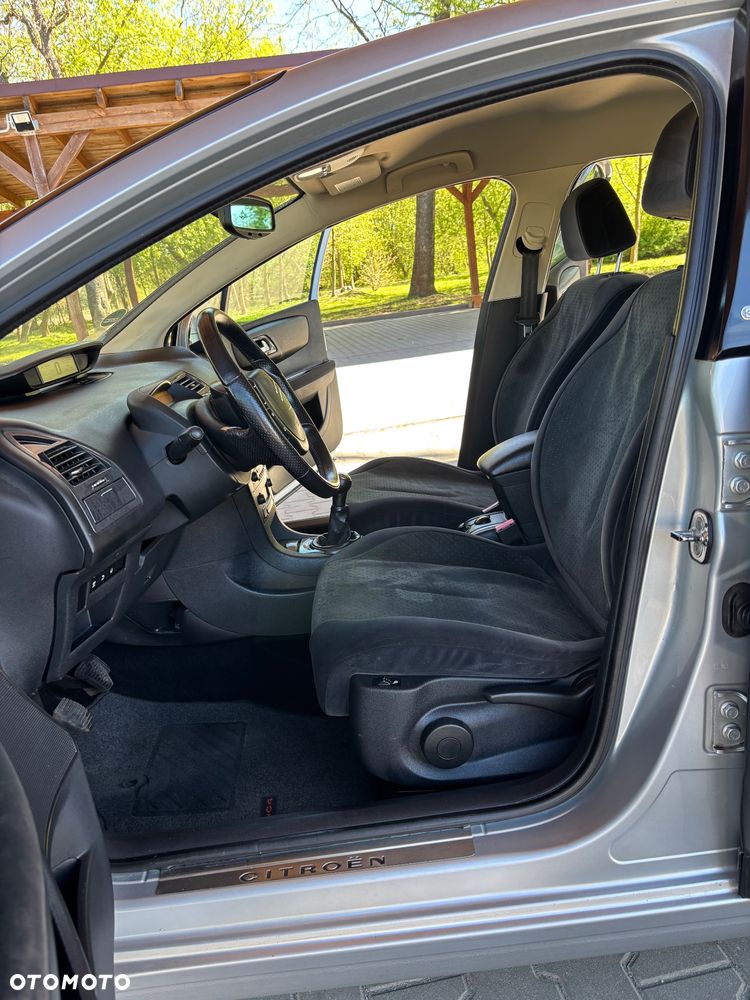 Citroën C4 1.6 16V Exclusive - 21