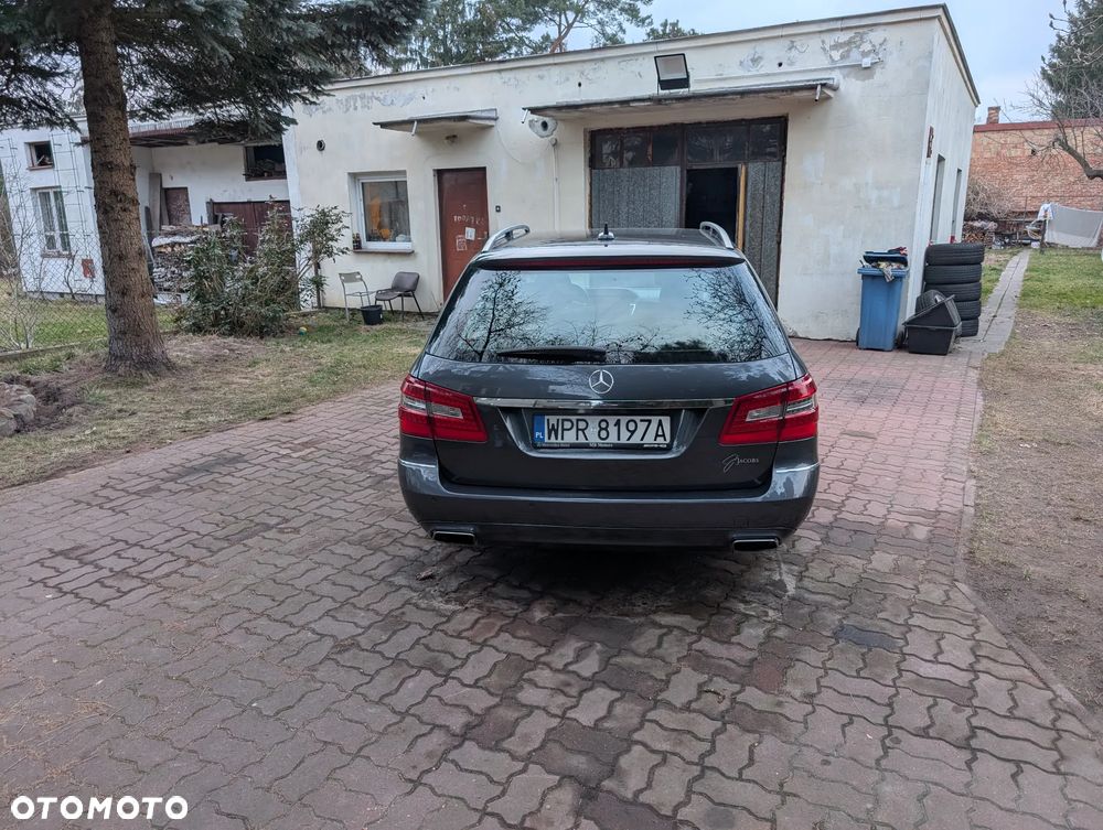 Mercedes-Benz Klasa E 350 T CDI DPF 4Matic BlueEFFICIENCY 7G-TRONIC - 7