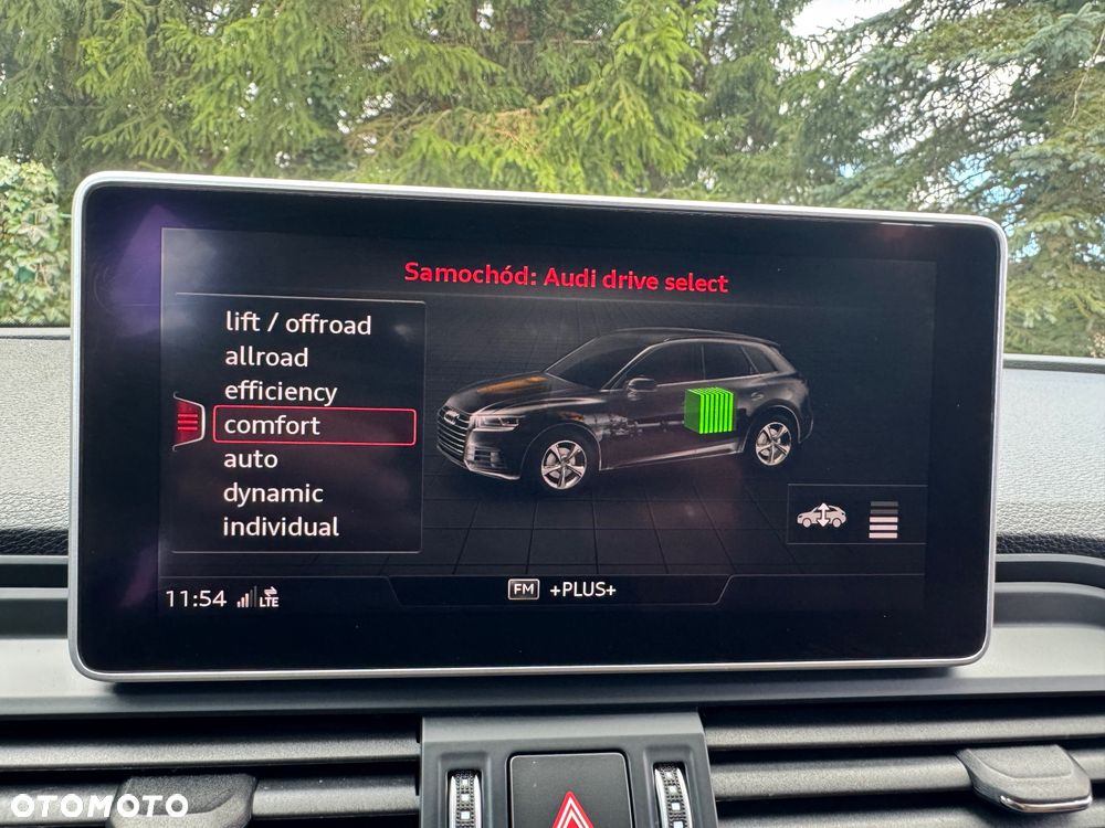 Audi Q5 50 TFSIe quattro S tronic S line business - 31