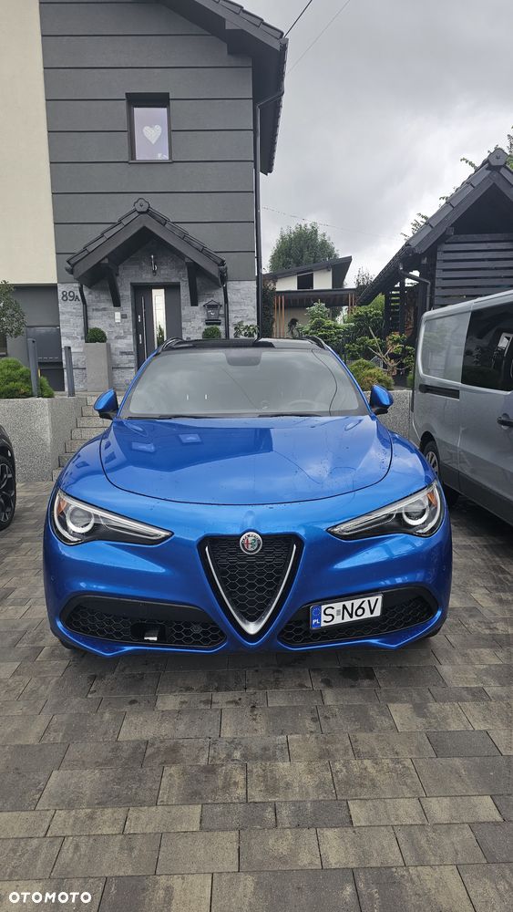 Alfa Romeo Stelvio - 1